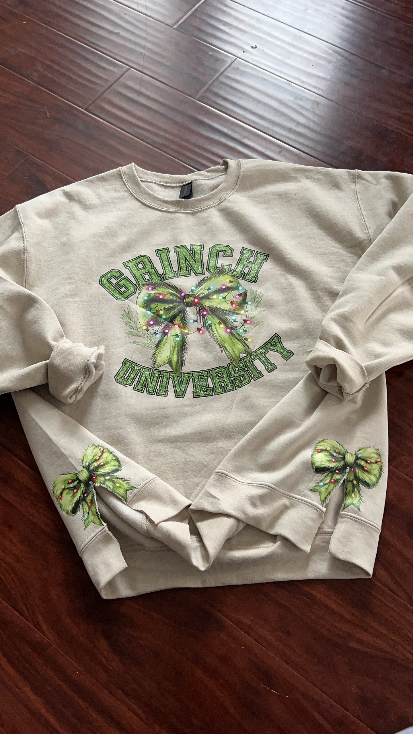 Grinch with lights 5.5 inch Viral Bow DTF Transfer