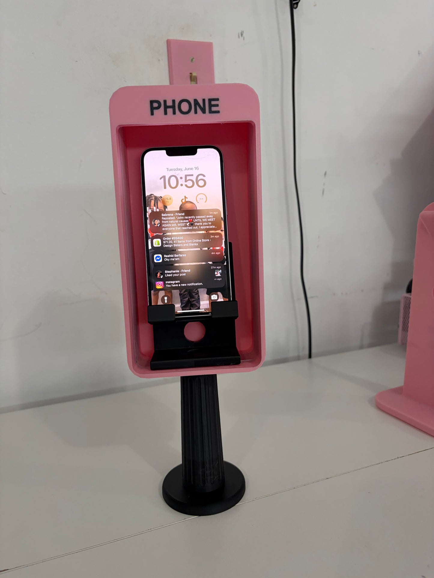 3d Phone Booth Stand