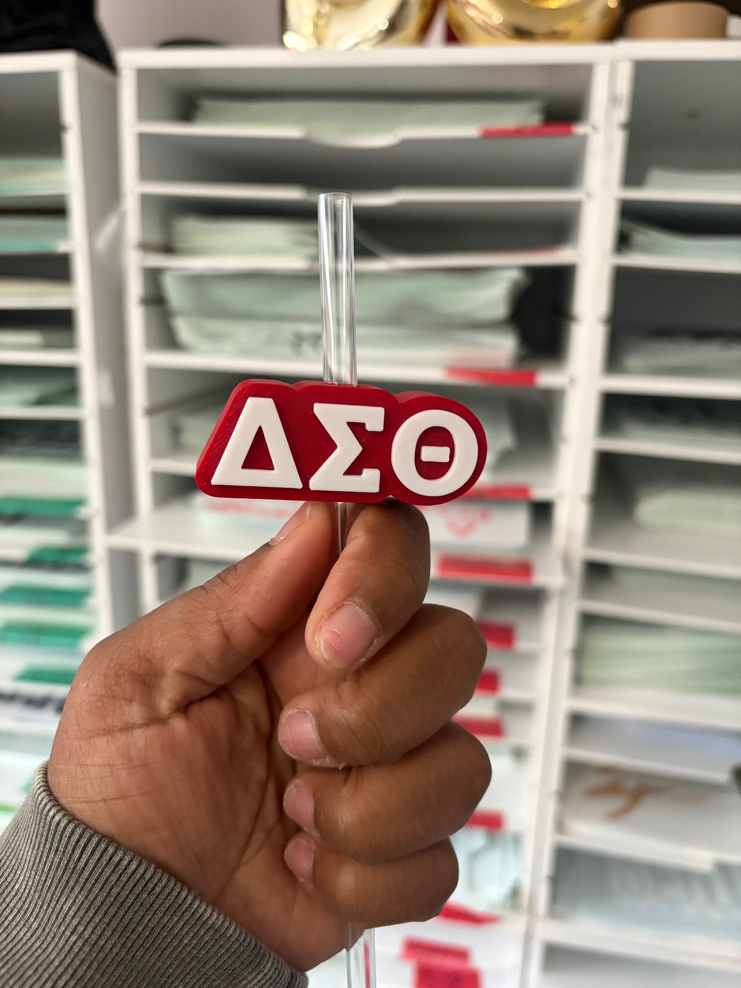 Standard Size Delta   Straw Topper