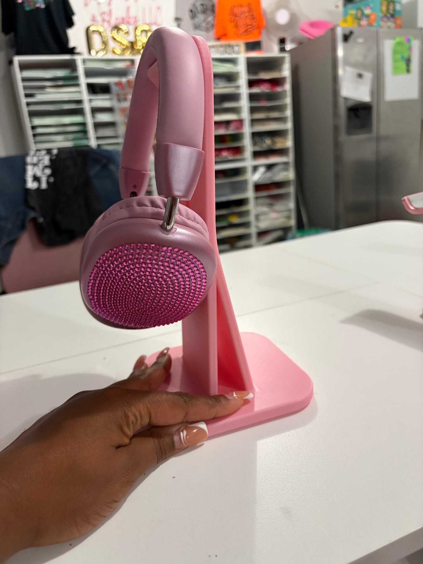 Headphone stand
