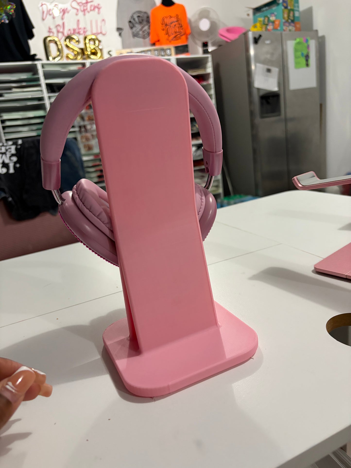 Headphone stand