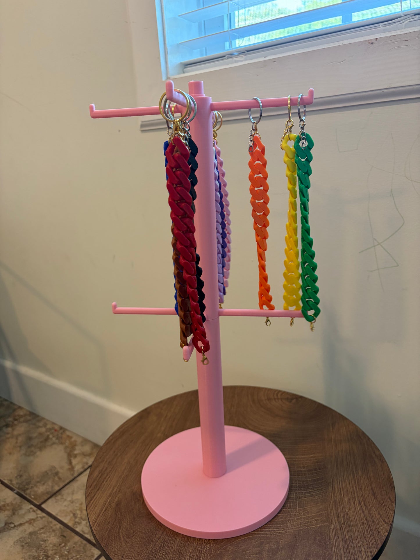 360º Rotating Retail Display Stand for your next Pop up Shop