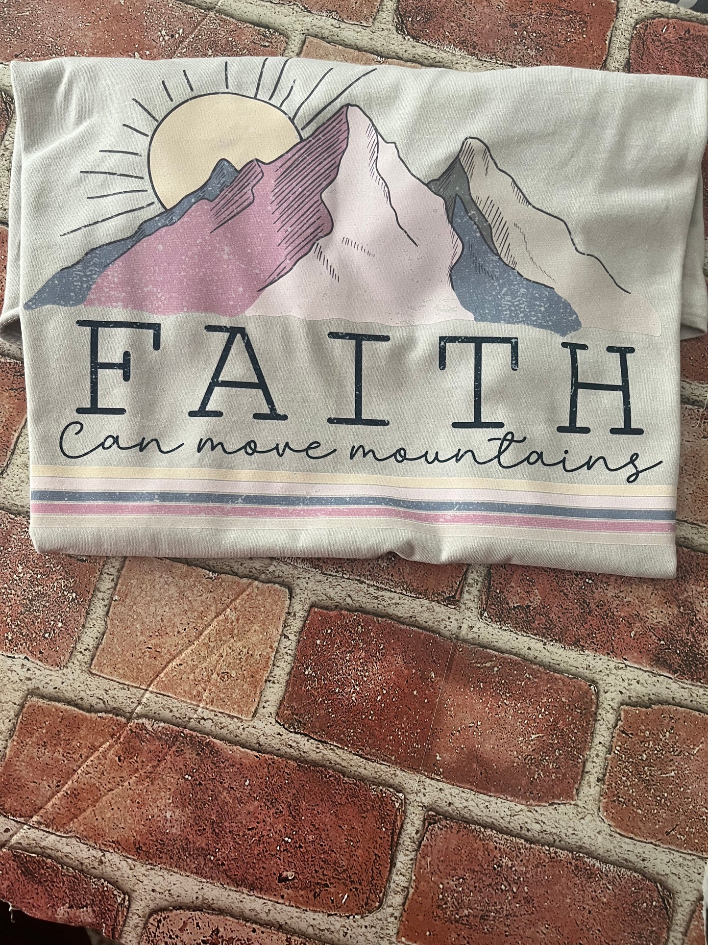 Faith can move mountains Shirt